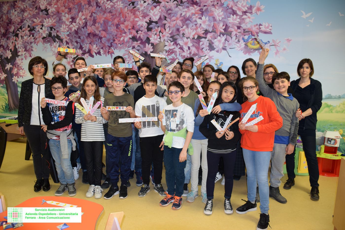 ALUNNI DELLA SCUOLA MEDIA BOIARDO IN VISITA ALLA SCUOLA IN OSPEDALE   