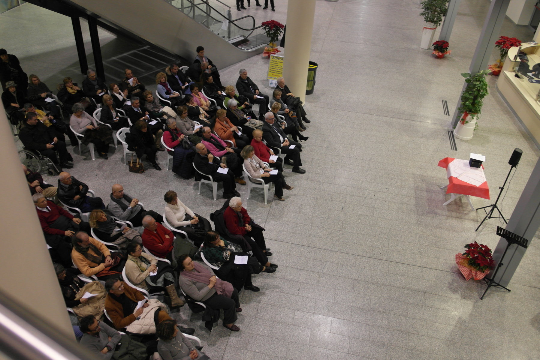 CONCERTI DELL’ASSOCIAZIONE MUSICALE DON GREGORIO DI FERRARA IN AREA ACCOGLIENZA DELL’OSPEDALE DI CONA
