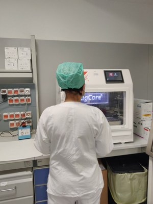 Nuova strumentazione per analisi tamponi (2).jpg