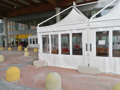 Area riscaldata attesa accompagnatori ingresso 2_febbraio2021 (14).jpg Area riscaldata attesa accompagnatori ingresso 2_febbraio2021 (14).jpg