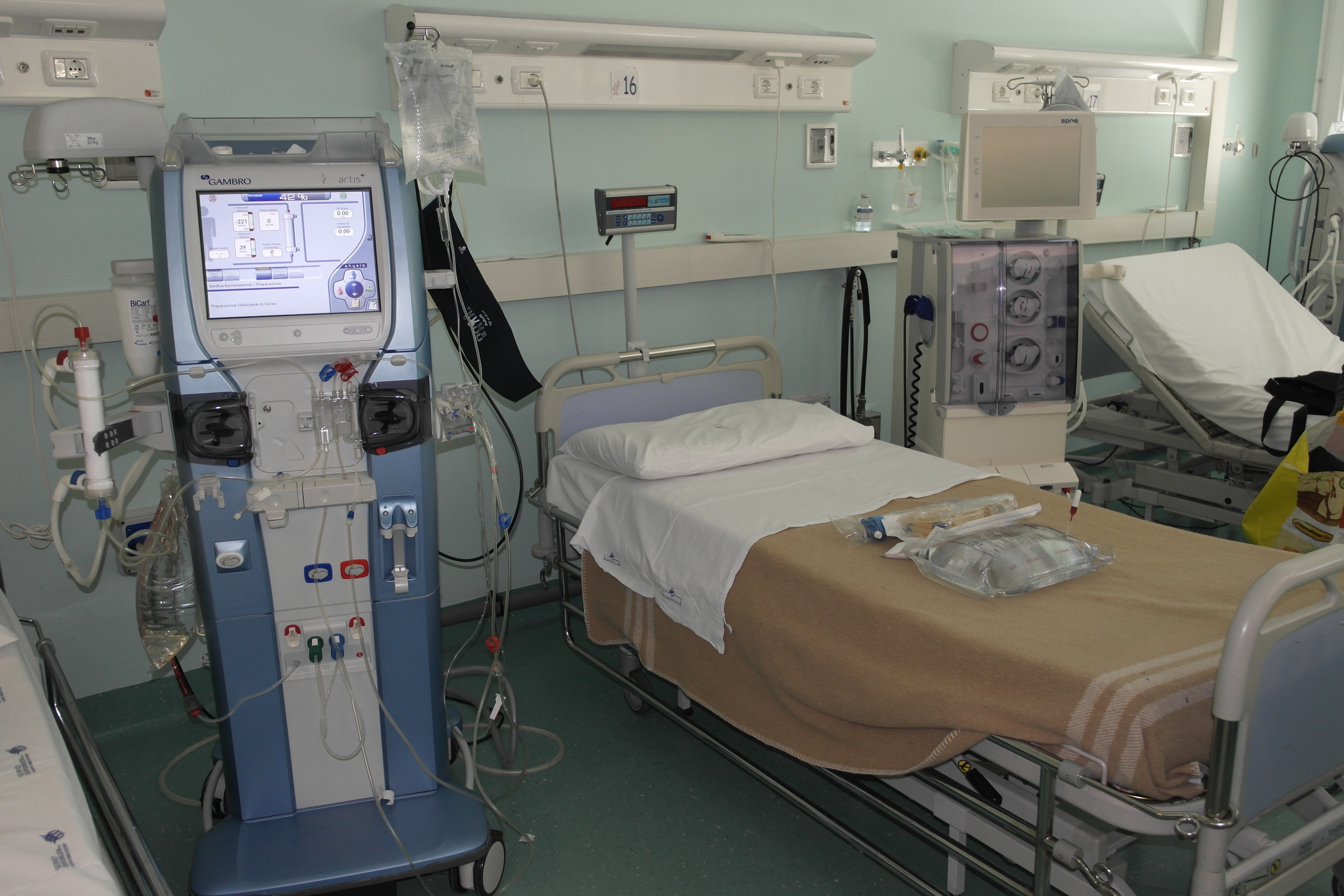 DIALISI PER I TURISTI DEI LIDI FERRARESI: ALL’OSPEDALE DEL DELTA, A META’ LUGLIO, PARTE IL SERVIZIO GRAZIE ALLA CONVENZIONE OSPFE-USL 