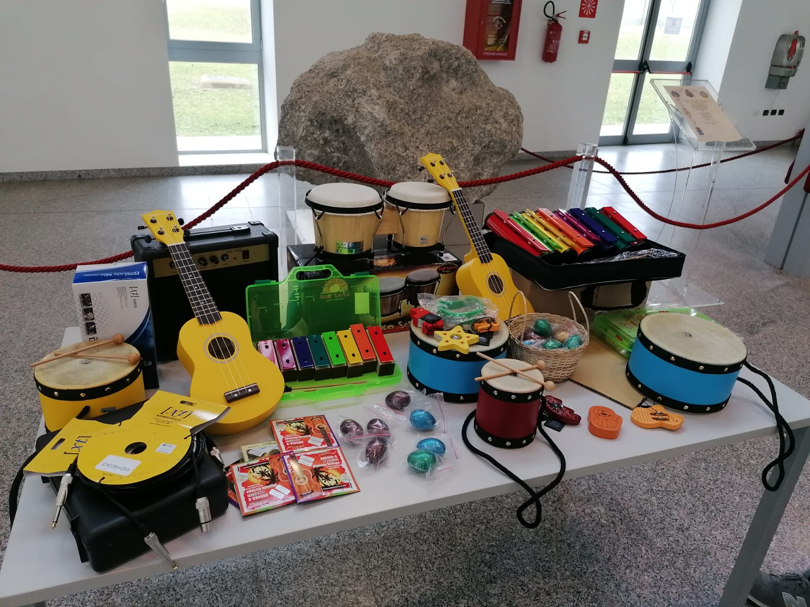 Consegna strumenti musicali Lions Club Ferrara Ducale (1).jpg