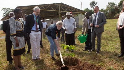 Emergency_Uganda_Groundbreaking-1.jpg