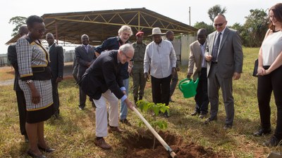 Emergency_Uganda_Groundbreaking-3.jpg