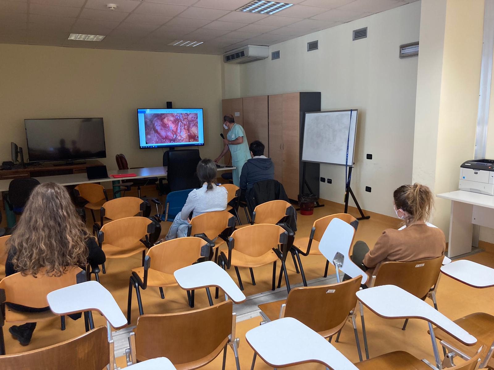 LA TECNOLOGIA AL SERVIZIO DELLA DIDATTICA. A CONA TRASMESSI AGLI STUDENTI DUE INTERVENTI CHIRURGICI IN STREAMING