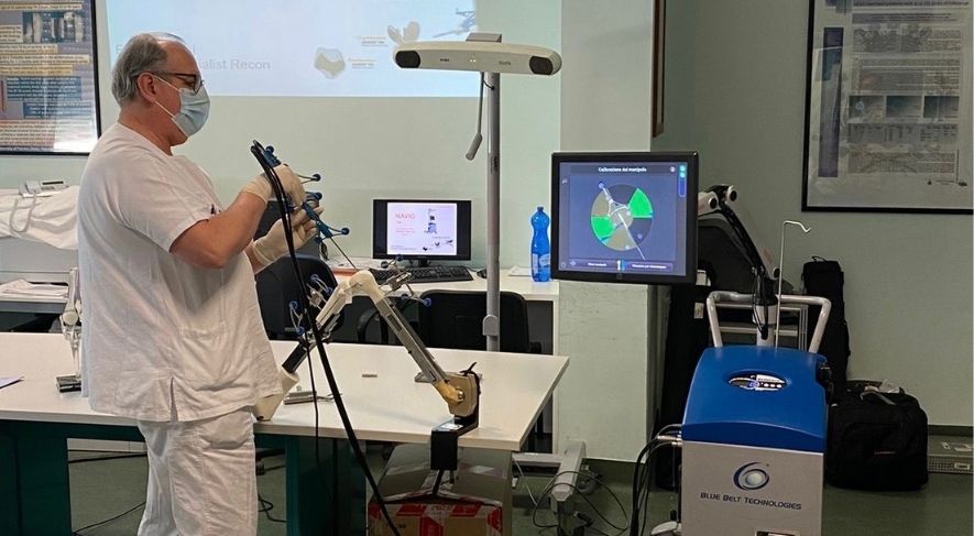 Navigazione robotica in chirurgia del ginocchio e dell’anca. Un corso teorico pratico per migliorare l’assistenza e la sicurezza operativa fornita al paziente e ridurre i periodi di ospedalizzazione