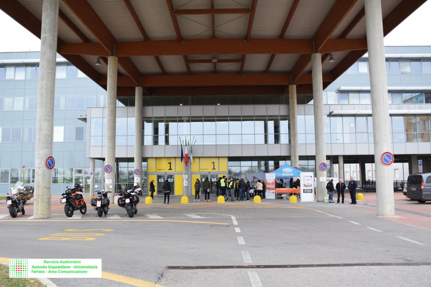 PASQUA IN PEDIATRIA: GIULIA E MOTOCICLISTI AL S. ANNA DI CONA 