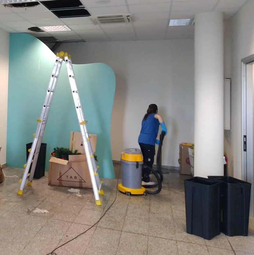  PROBLEMI AD UN TUBO DEL BAR IN AREA ACCOGLIENZA