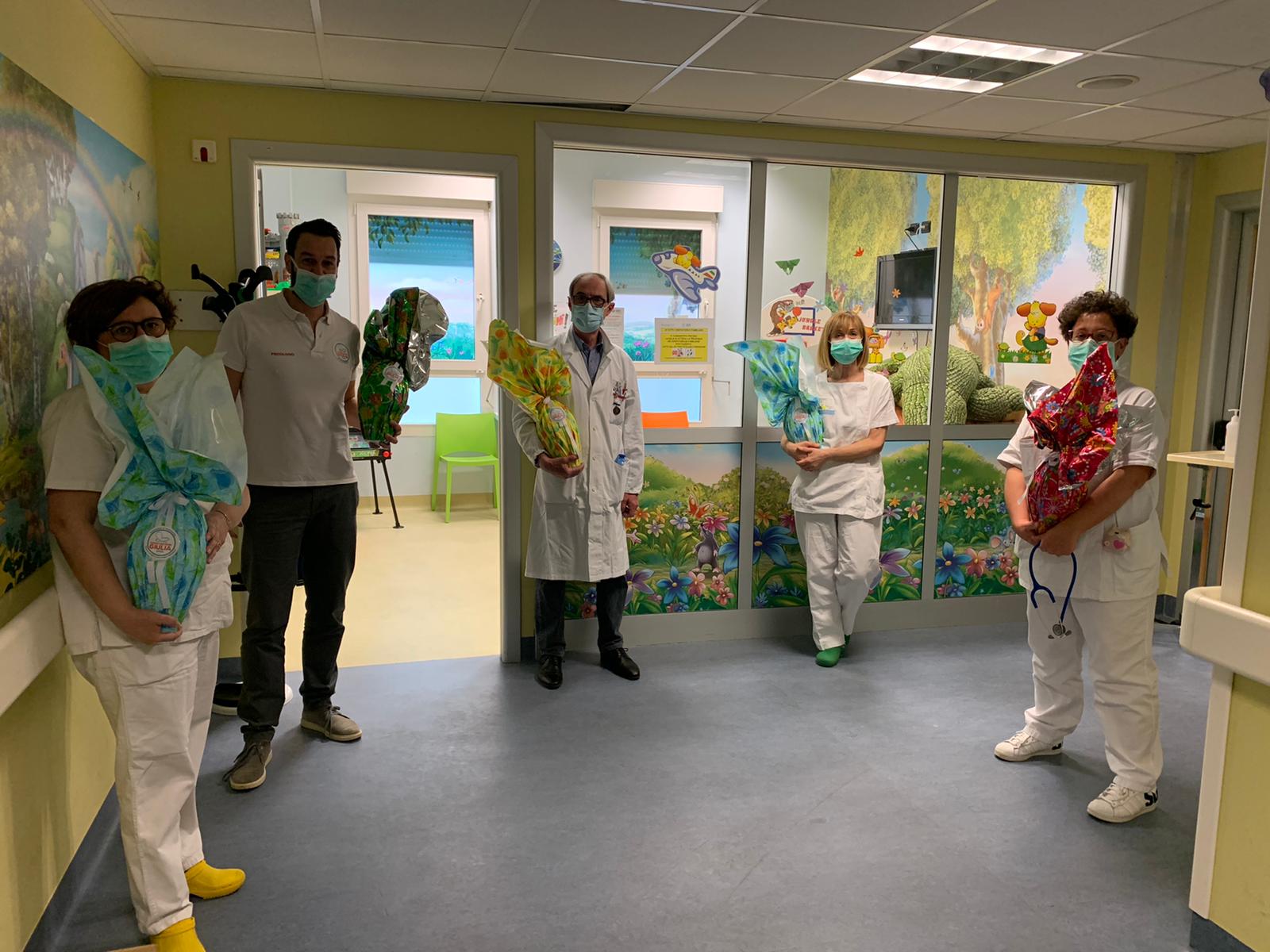 UOVA DI PASQUA DALL’ASSOCIAZIONE GIULIA PER I PICCOLI RICOVERATI A CONA