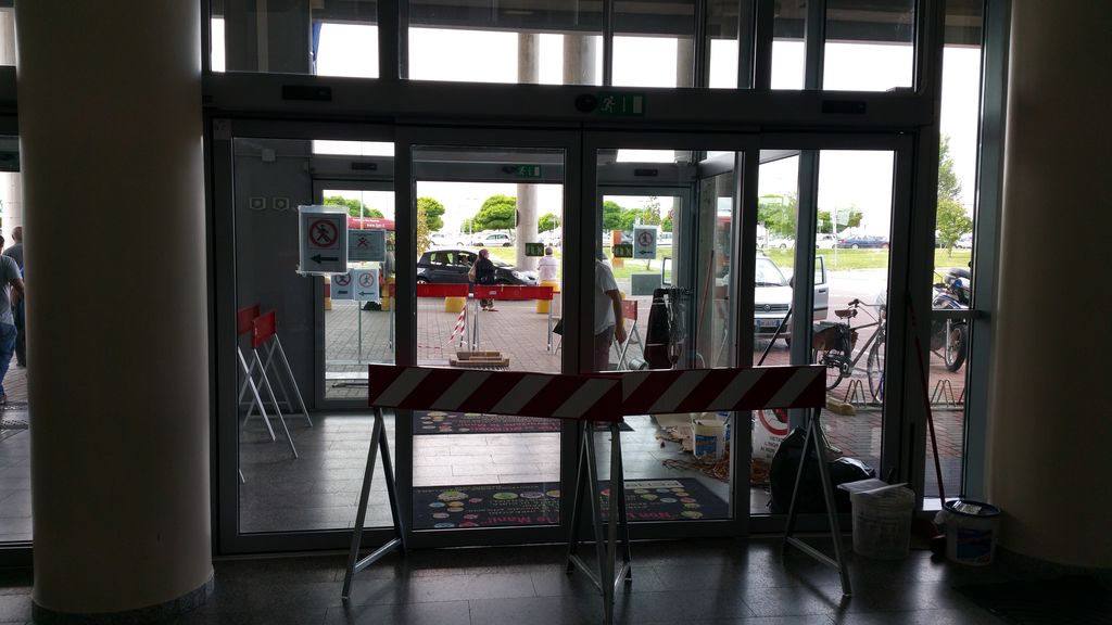 01-06-2016 - terzo intervento - percorsi tattilo plantari - ingresso 1 (2).jpg