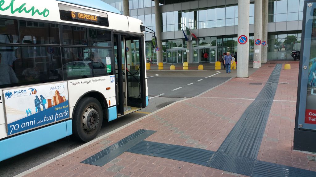 06-06-2016 - terzo intervento - percorsi tattilo plantari - ingresso 1 (1).jpg