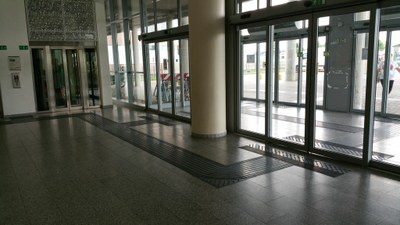 06-06-2016 - terzo intervento - percorsi tattilo plantari - ingresso 1 (2).jpg