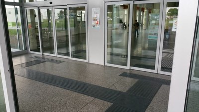 06-06-2016 - terzo intervento - percorsi tattilo plantari - ingresso 1 (4).jpg