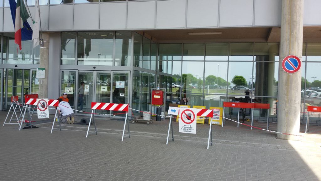 26-05-2016 - terzo intervento - percorsi tattilo plantari ingresso 1 (2).jpg