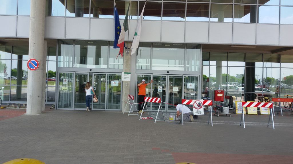 26-05-2016 - terzo intervento - percorsi tattilo plantari ingresso 1 (4).jpg