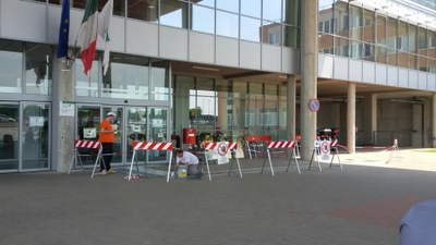 26-05-2016 - terzo intervento - percorsi tattilo plantari ingresso 1 (5).jpg