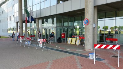 27-05-2016 - terzo intervento - percorsi tattilo plantari - ingresso 1 (3).jpg