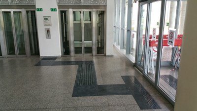 30-05-2016 - terzo intervento - percorsi tattilo plantari - ingresso 1  (6).jpg