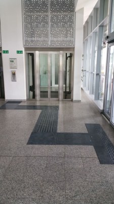 30-05-2016 - terzo intervento - percorsi tattilo plantari - ingresso 1  (8).jpg