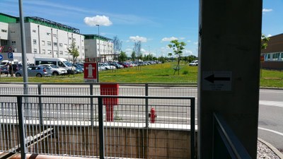 13-06-2016 - sesto intervento - Chiusura Ingresso 2 per pavimentazione colorata e colorazione pareti snodo F + snodo E Piano Terra (come raggiungere CUP, BAR, Ambulatori e CUNICO-Centro Prelievi).jpg