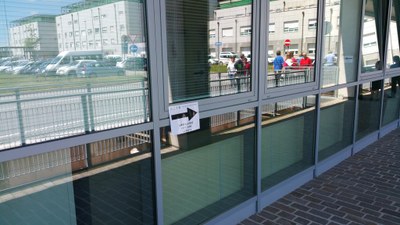 13-06-2016 - sesto intervento - Chiusura Ingresso 2 per pavimentazione colorata e colorazione pareti snodo F + snodo E Piano Terra (come raggiungere CUP, BAR, Ambulatori e CUNICO-Centro Prelievi).jpg