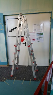 17-06-2016 - sesto intervento - Chiusura Ingresso 2 per pavimentazione colorata e colorazione pareti snodo F (come raggiungere CUP - BAR - Ambulatori e CUNICO - Centro Prelievi) (3).jpg