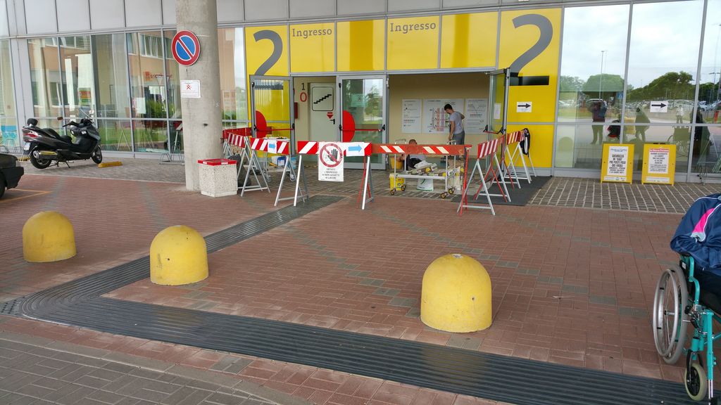 14-06-2016 - settimo intervento - Percorsi Tattilo Plantari - Ingresso 2 (2).jpg