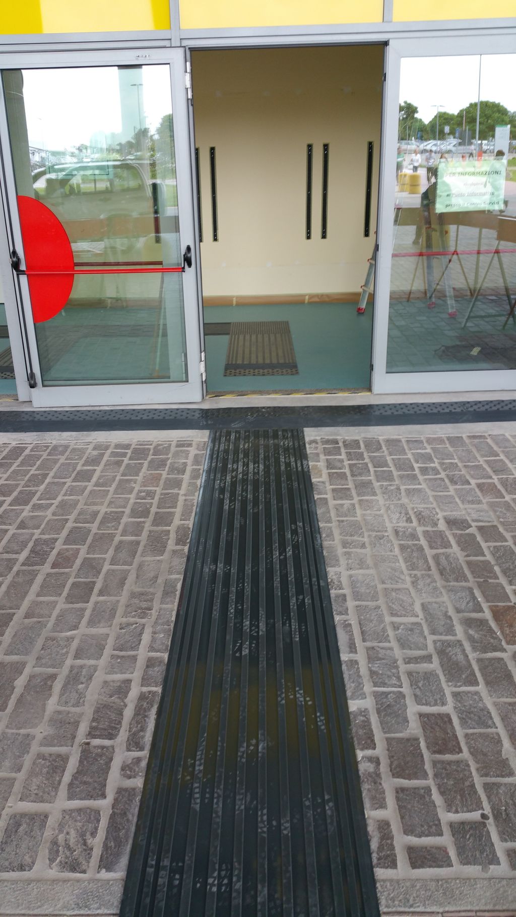 16-06-2016 - settimo intervento - Percorsi Tattilo Plantari - Ingresso 2 (4).jpg