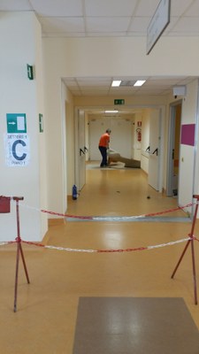 10-05-2016 - primo intervento - pavimentazione colorata interna - primo piano settore 1 - snodo C (3).jpg