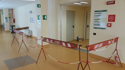 10-05-2016 - primo intervento - pavimentazione colorata interna - primo piano settore 1 - snodo C (8).jpg