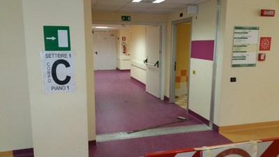 13-05-2016 - primo intervento - pavimentazione colorata interna - primo piano settore 1 - snodo C (1).jpg