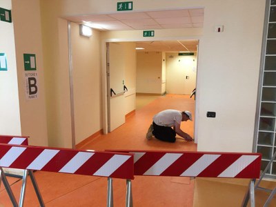 16-05-2016 - primo intervento - pavimentazione colorata interna - primo piano settore 1 - snodo B (3).jpg