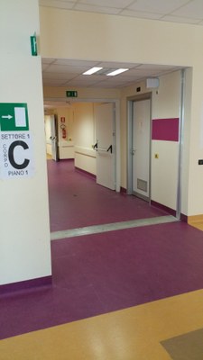 17-05-2016 - primo intervento - pavimentazione colorata interna - primo piano settore 1 - snodo C (1).jpg