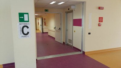 17-05-2016 - primo intervento - pavimentazione colorata interna - primo piano settore 1 - snodo C (5).jpg