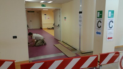 18-05-2016 - primo intervento - pavimentazione colorata interna - primo piano settore 1 - snodo C (5).jpg