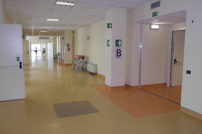 20-05-2016 - primo intervento - pavimentazione colorata interna - primo piano settore 1 - snodo B (2).JPG