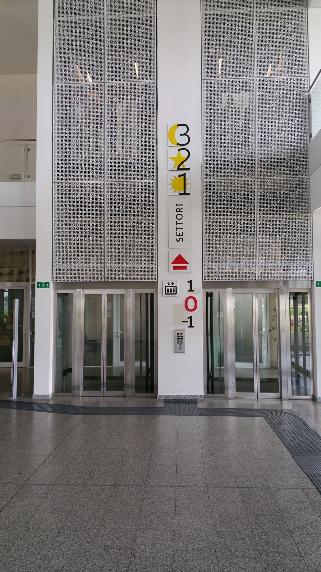 06-06-2016 - Intervento di installazione nuova segnaletica (2).jpg