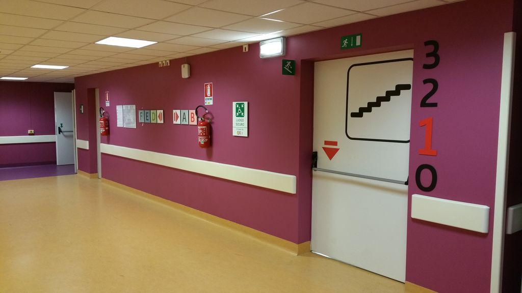 09-06-2016 - intervento di installazione nuova segnaletica (13).jpg