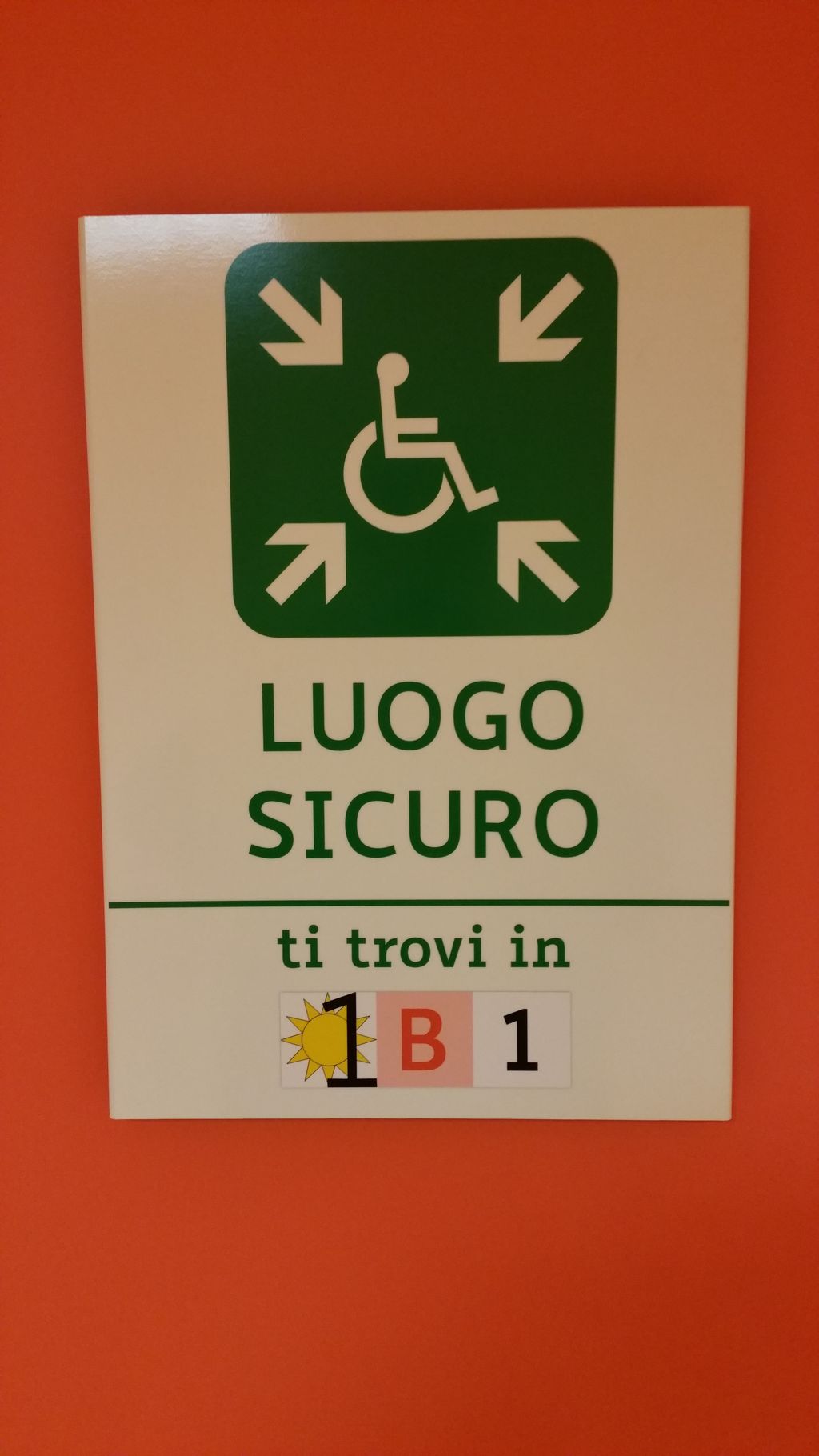 09-06-2016 - intervento di installazione nuova segnaletica (9).jpg