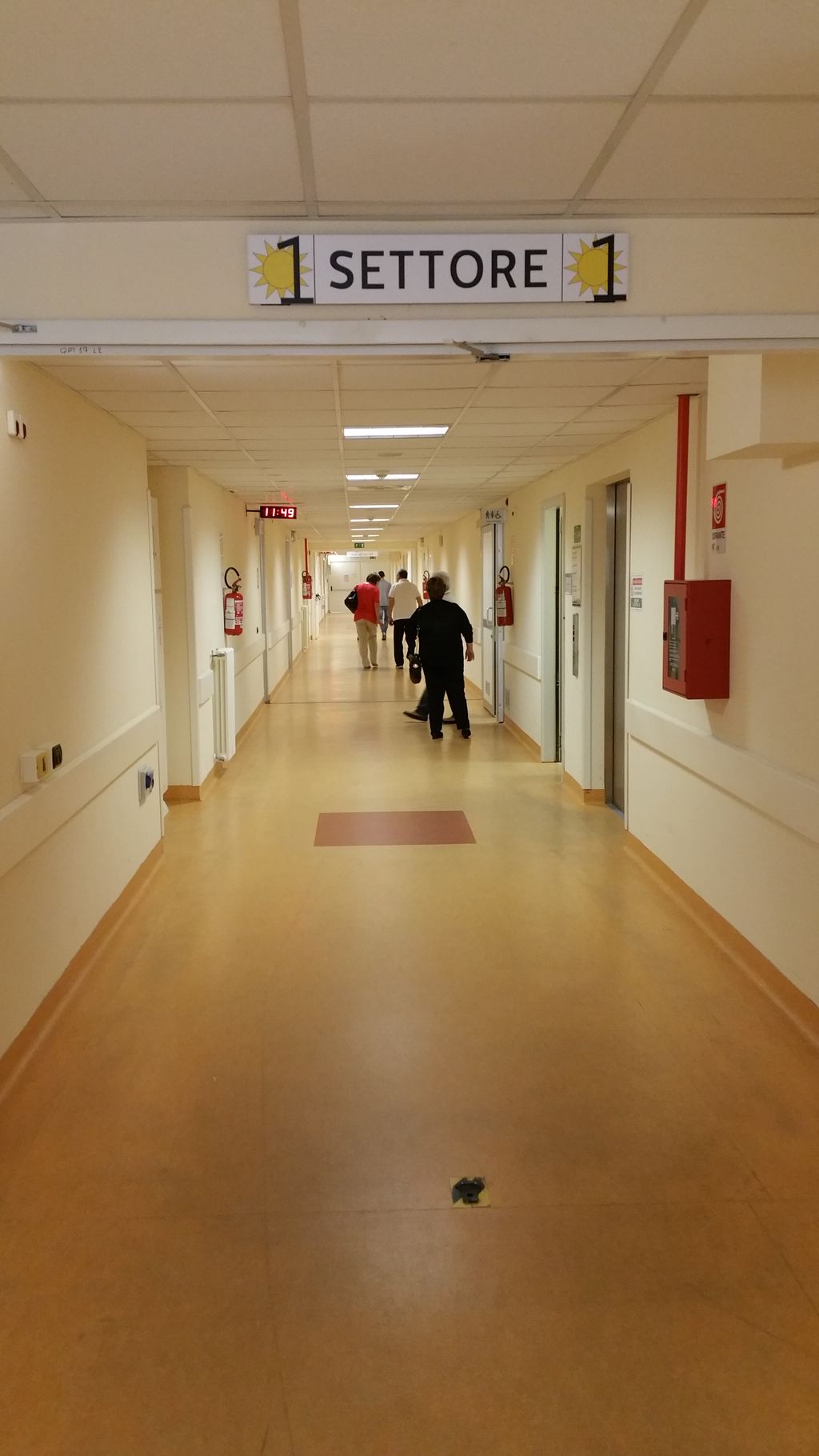 13-06-2016 - Intervento di installazione nuova segnaletica (5).jpg