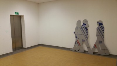 12-05-2016 - intervento installazione sagome in rilievo e insegna luminosa - parcheggio coperto P7 (1).jpg