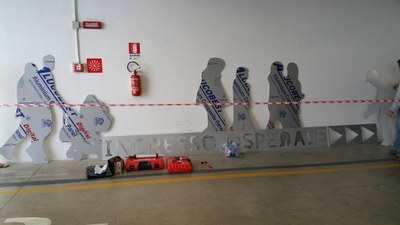 12-05-2016 - intervento installazione sagome in rilievo e insegna luminosa - parcheggio coperto P7 (5).jpg