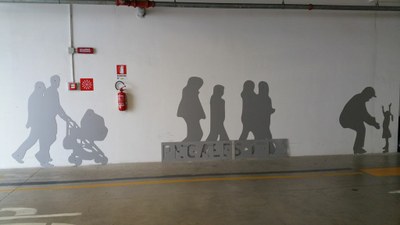 12-05-2016 - intervento installazione sagome in rilievo e insegna luminosa - parcheggio coperto P7 (8).jpg