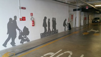12-05-2016 - intervento installazione sagome in rilievo e insegna luminosa - parcheggio coperto P7 (9).jpg