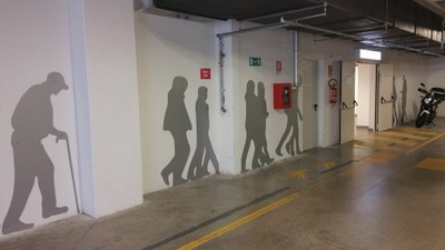13-05-2016 - intervento installazione sagome in rilievo e insegna luminosa - parcheggio coperto P7 (3).jpg