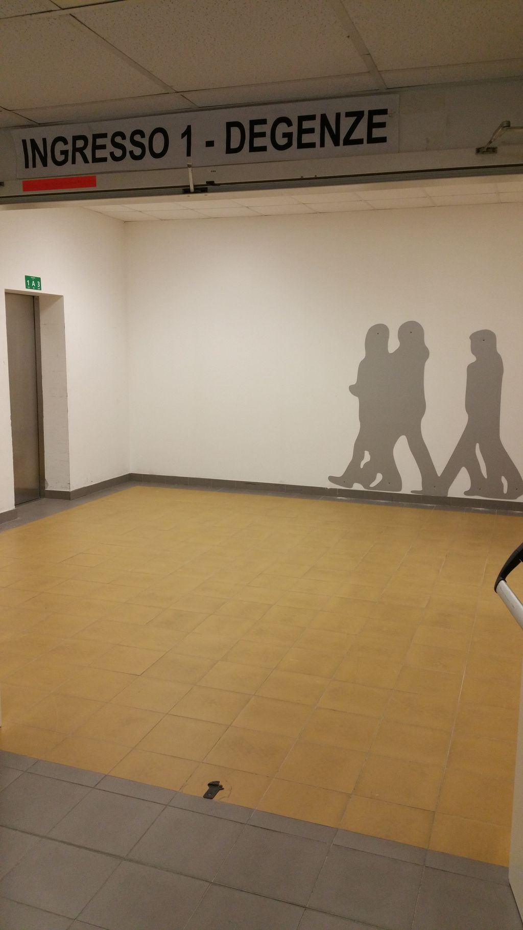 13-05-2016 - intervento installazione sagome in rilievo e insegna luminosa - parcheggio coperto P7 (7).jpg